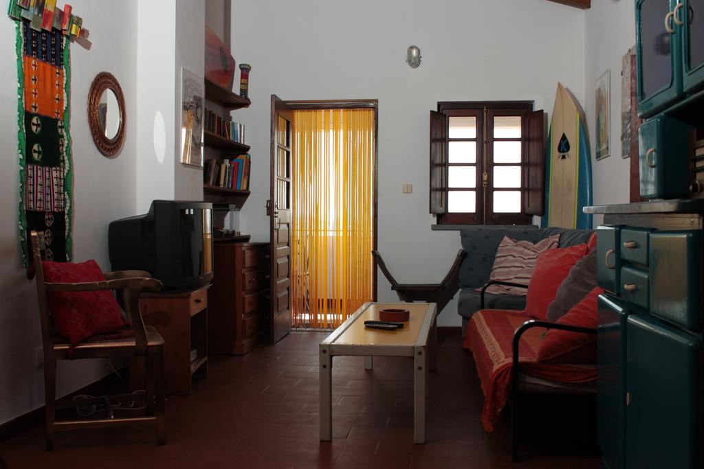 Da Silva Surfcamp Hostel Areia Branca Exterior photo