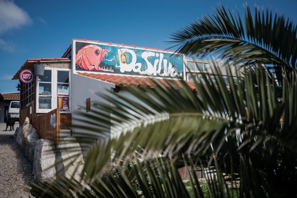 Da Silva Surfcamp Hostel Areia Branca Exterior photo