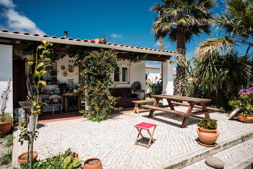 Da Silva Surfcamp Hostel Areia Branca Exterior photo