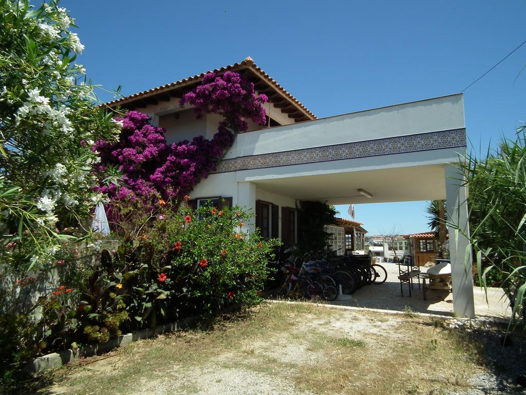 Da Silva Surfcamp Hostel Areia Branca Exterior photo